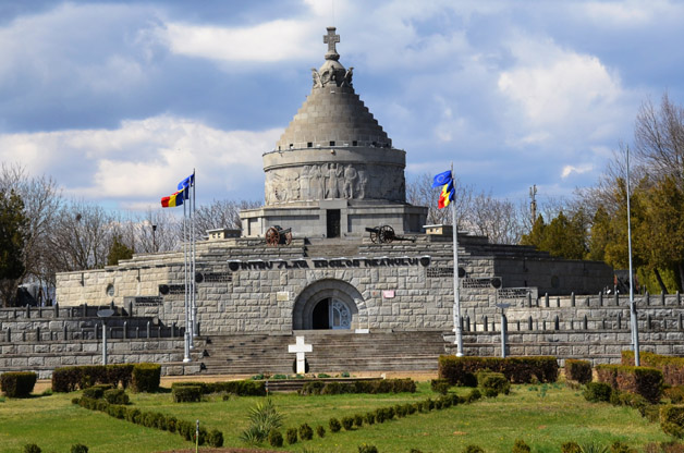MAUSOLEUL EROILOR MĂRĂȘEȘTI